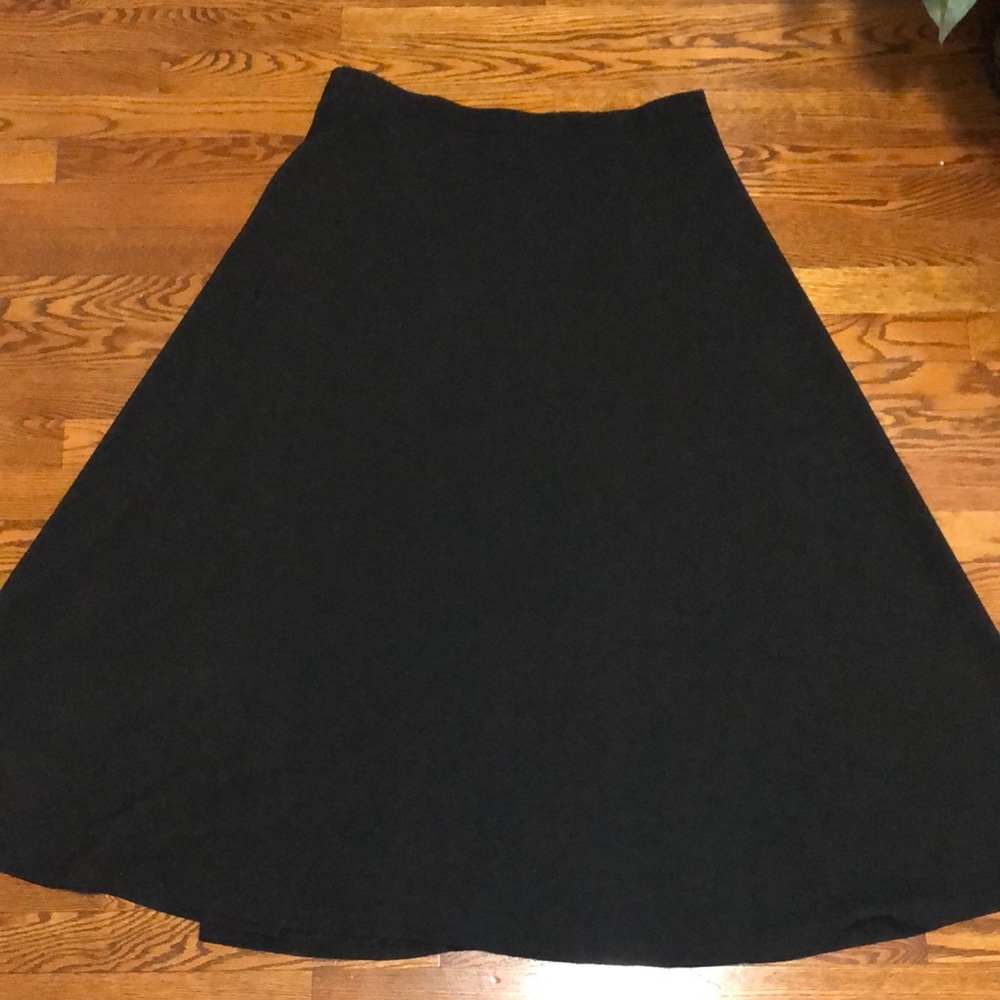 Full black skirt 14